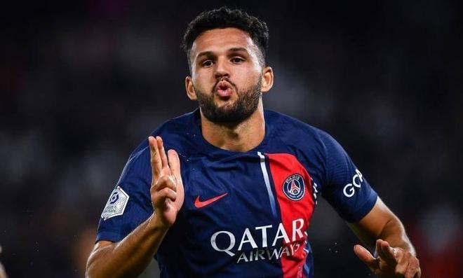 包含葡超倒计时，斯图加特转会期临场应变，细节引发关注，球迷炸锅，年轻球员得到机会的词条