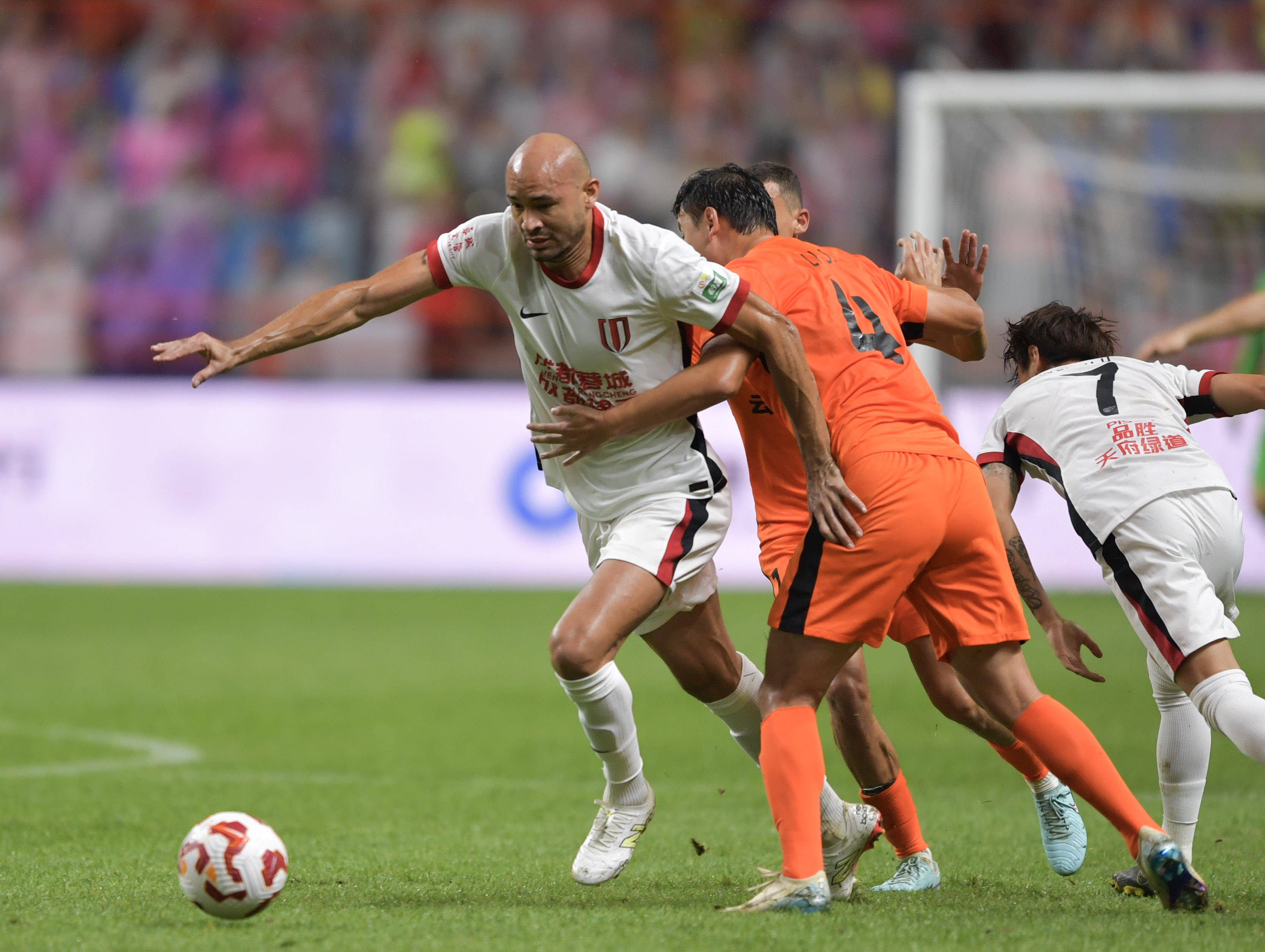 国际比赛日成都蓉城队长鼓劲：中超节点到来，引发热议，年轻球员得到机会的简单介绍