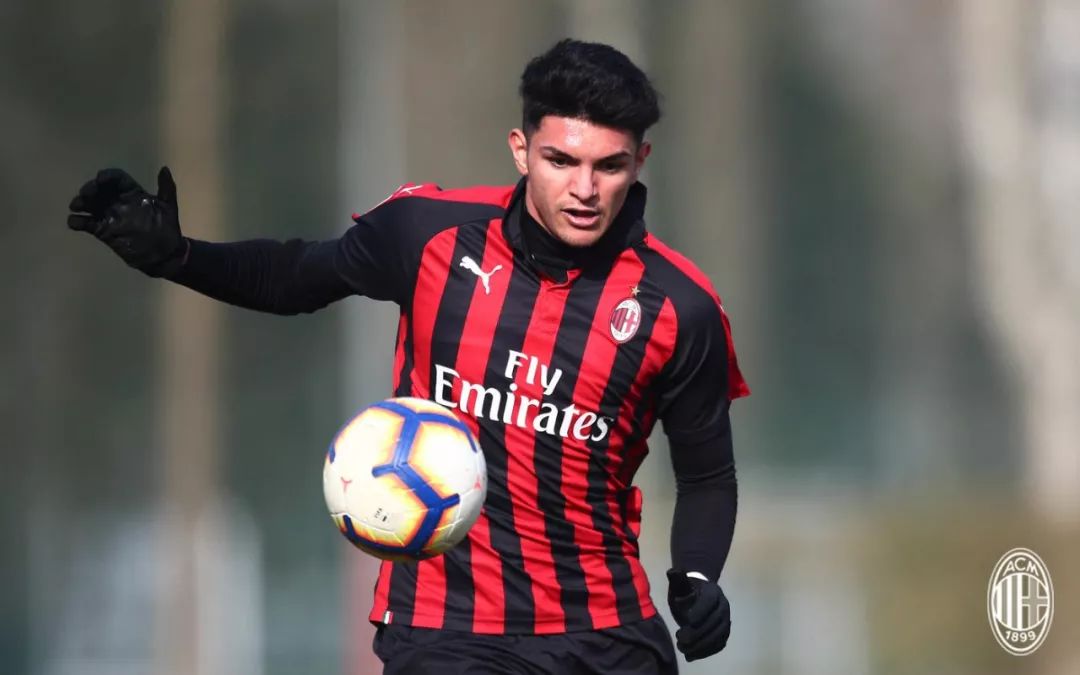 乌克兰女兵向俄军喊话